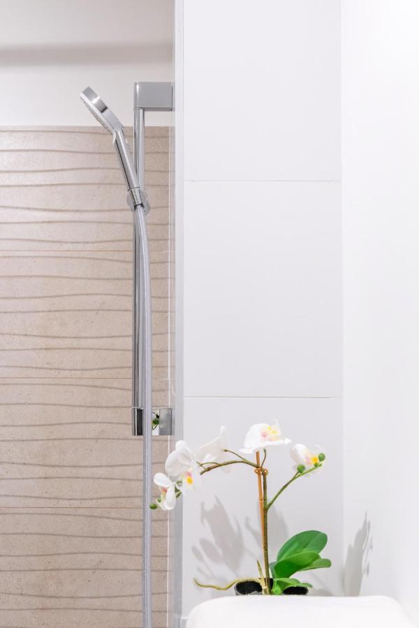 Atlas Unirii: Upscale Flats In The Heart Of Bucharest! Екстер'єр фото