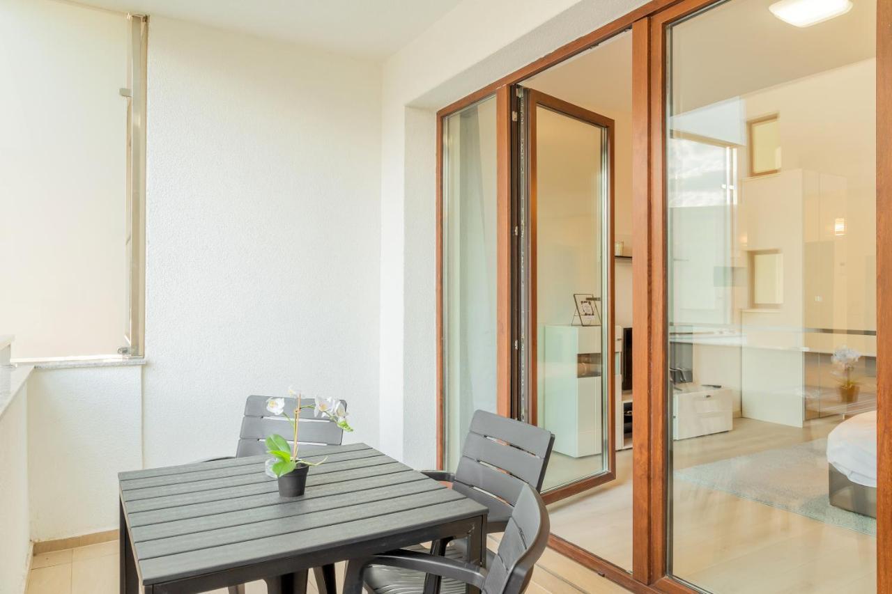 Atlas Unirii: Upscale Flats In The Heart Of Bucharest! Екстер'єр фото