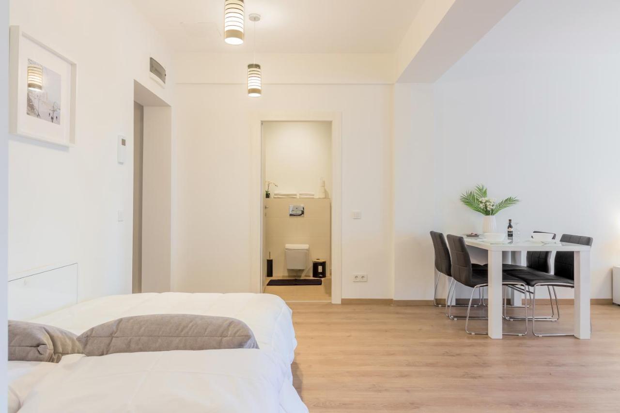Atlas Unirii: Upscale Flats In The Heart Of Bucharest! Екстер'єр фото